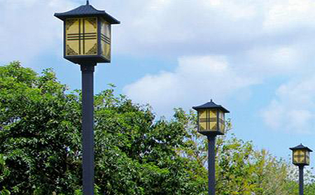太阳能肃南庭院灯怎么选亮度与续航更耐用